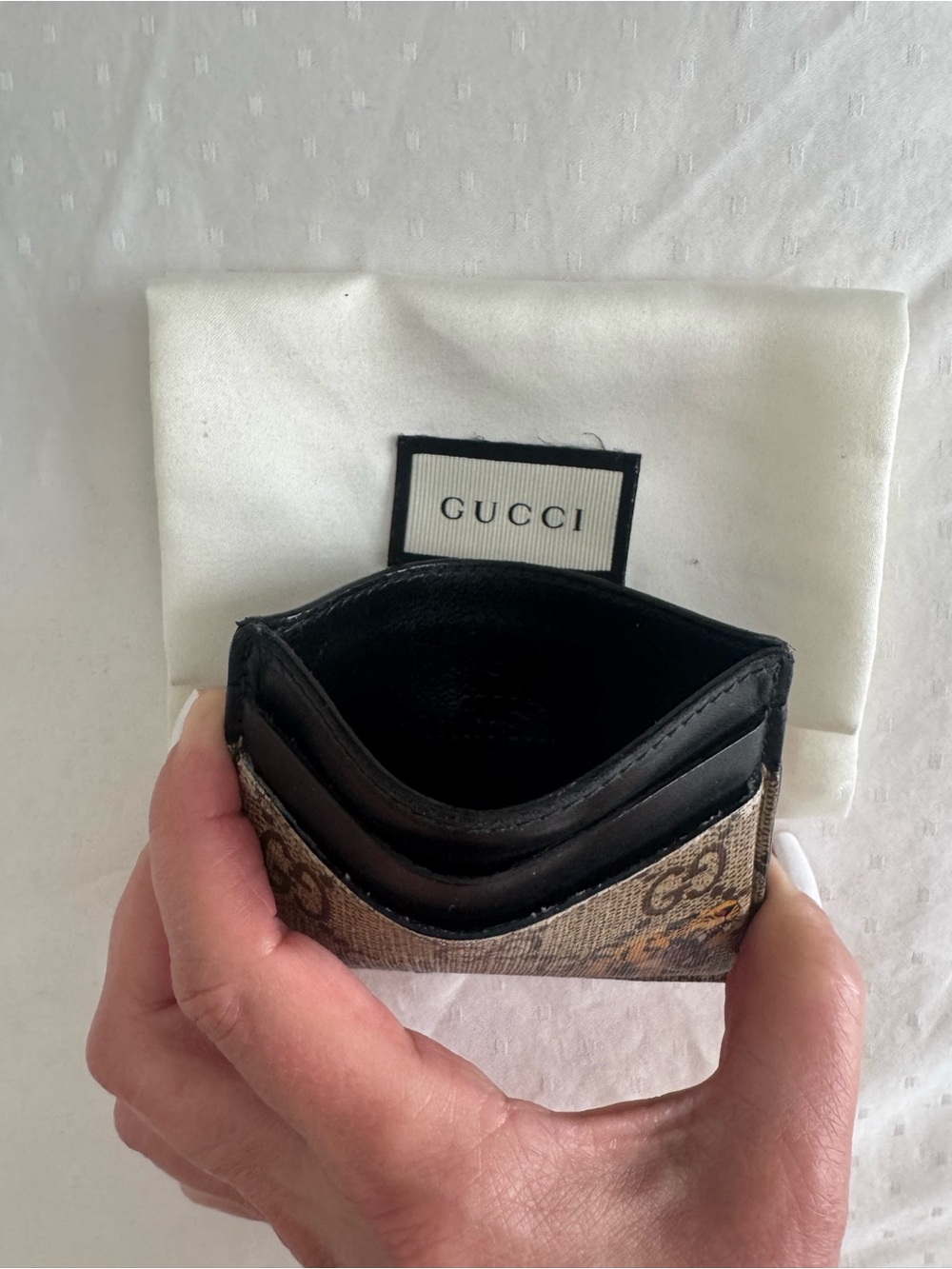 Gucci GG Supreme Card Holder in Beige and Brown pattern. - Picture 3 of 6